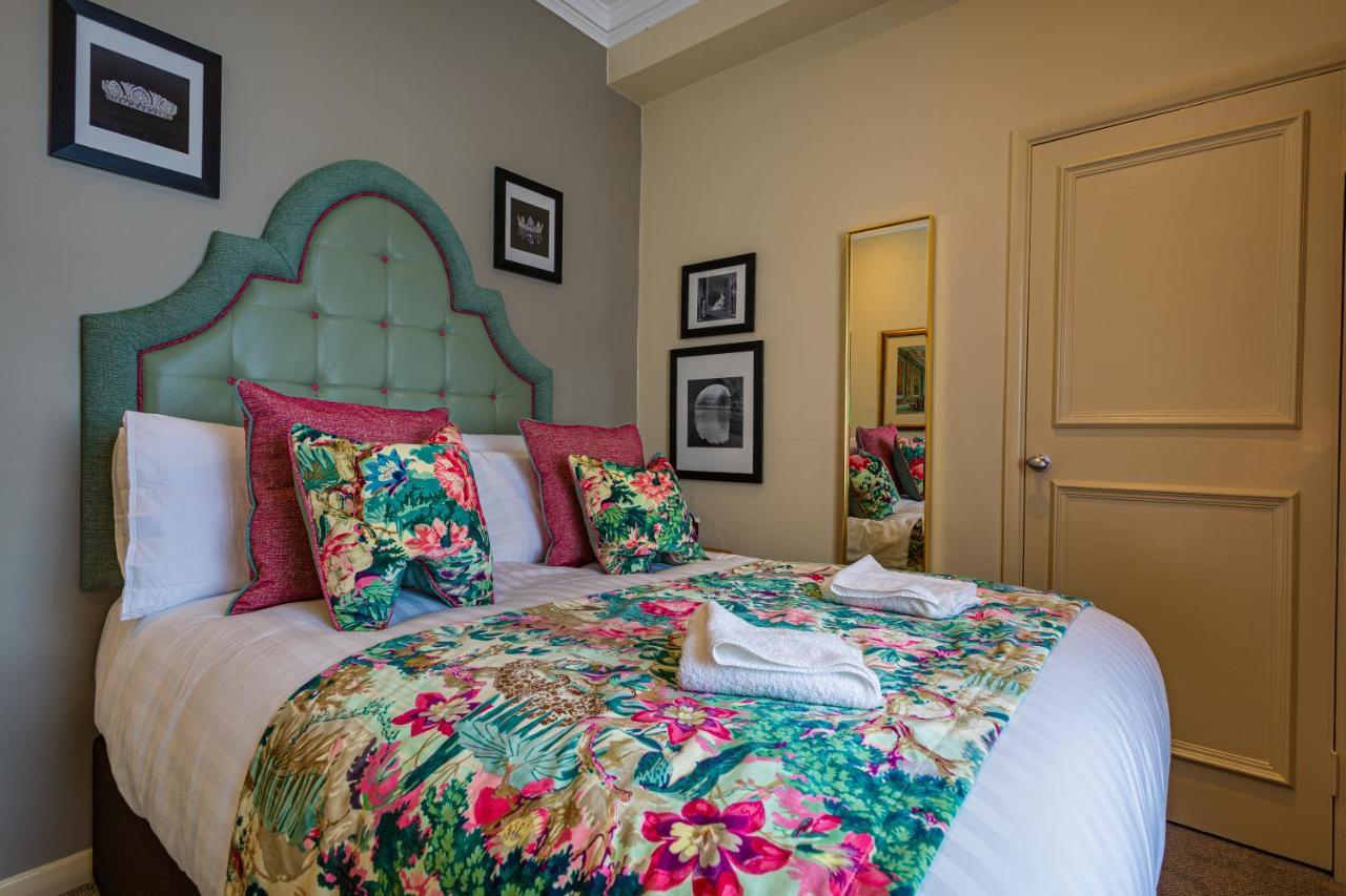 The Rutland Arms Hotel, Bakewell, Derbyshire Buitenkant foto