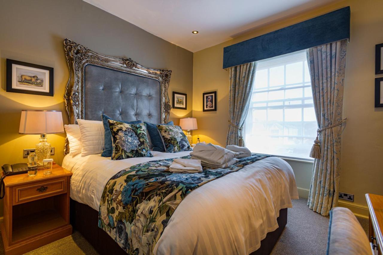 The Rutland Arms Hotel, Bakewell, Derbyshire Buitenkant foto