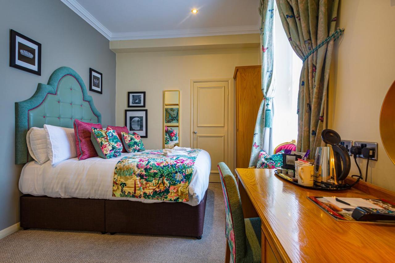 The Rutland Arms Hotel, Bakewell, Derbyshire Buitenkant foto