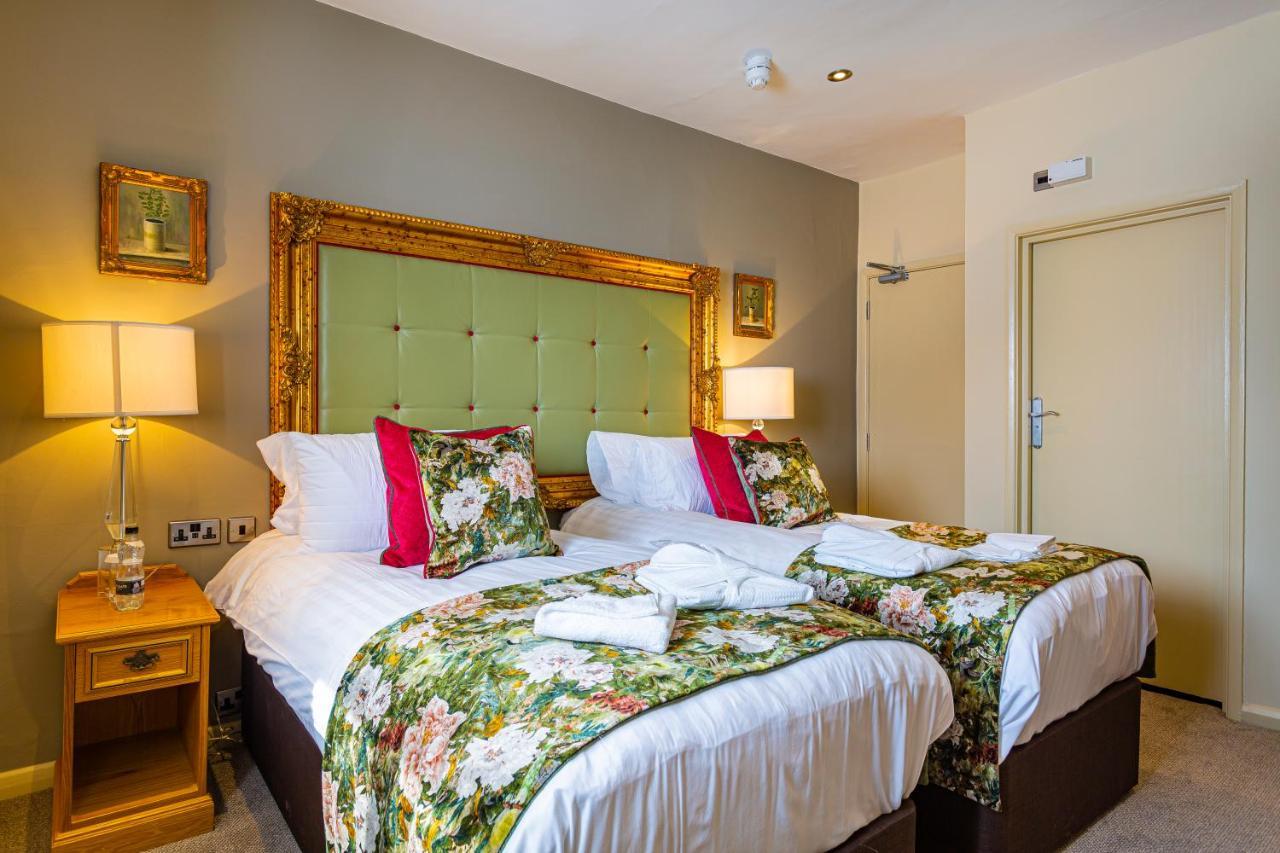 The Rutland Arms Hotel, Bakewell, Derbyshire Buitenkant foto