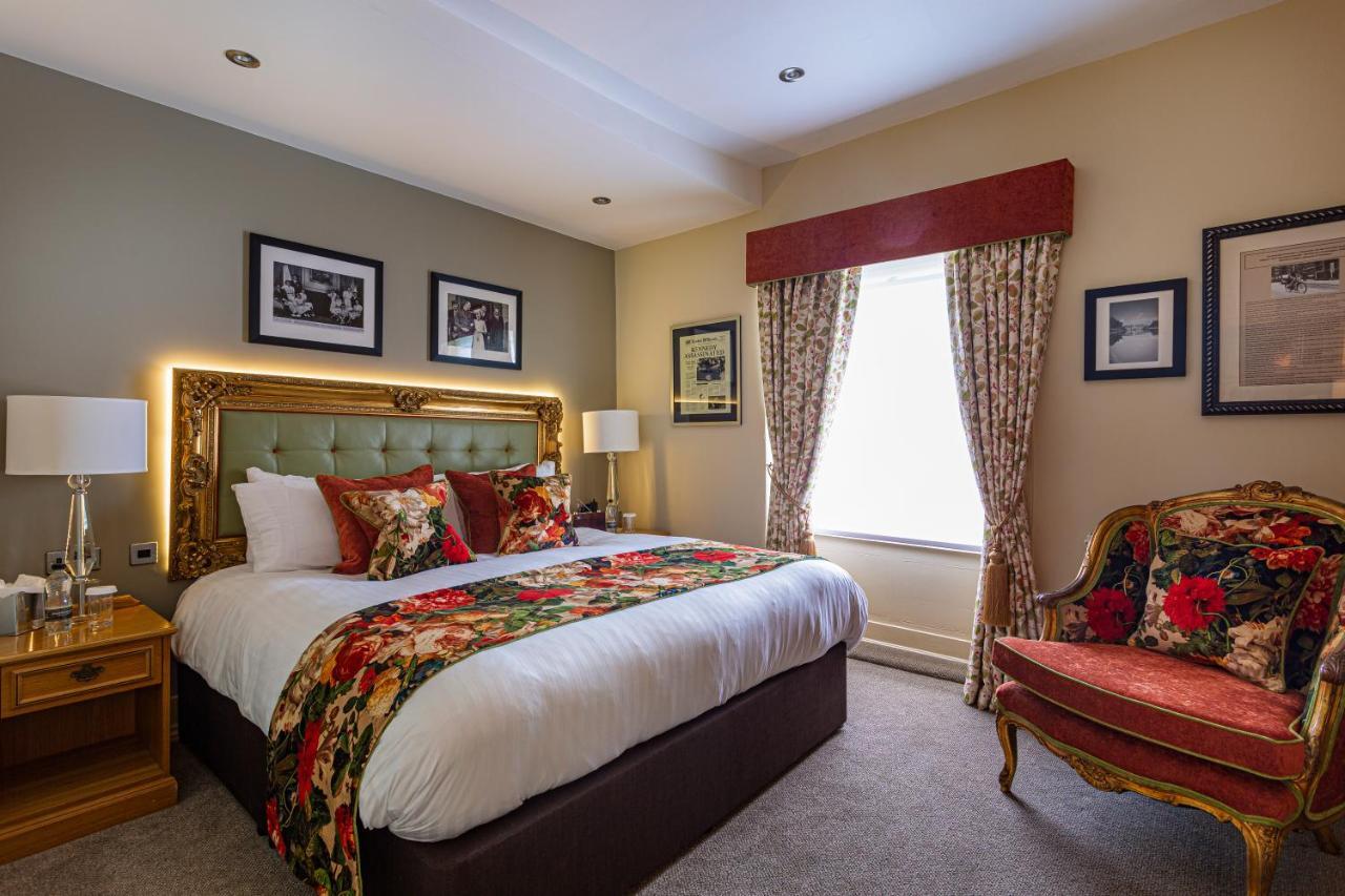 The Rutland Arms Hotel, Bakewell, Derbyshire Buitenkant foto