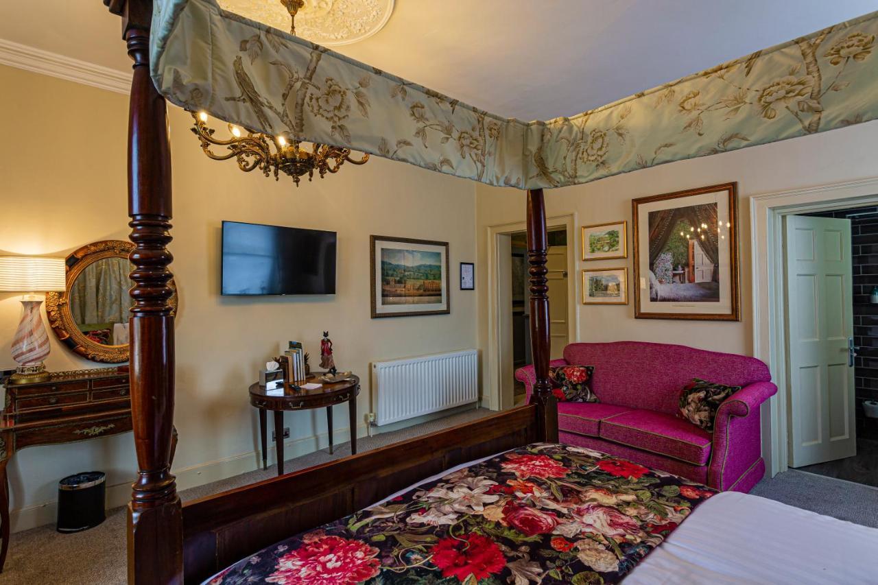 The Rutland Arms Hotel, Bakewell, Derbyshire Buitenkant foto