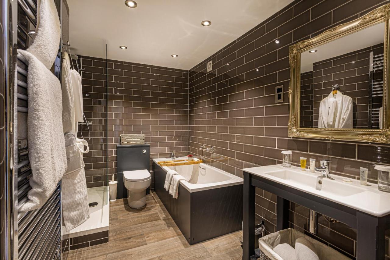 The Rutland Arms Hotel, Bakewell, Derbyshire Buitenkant foto