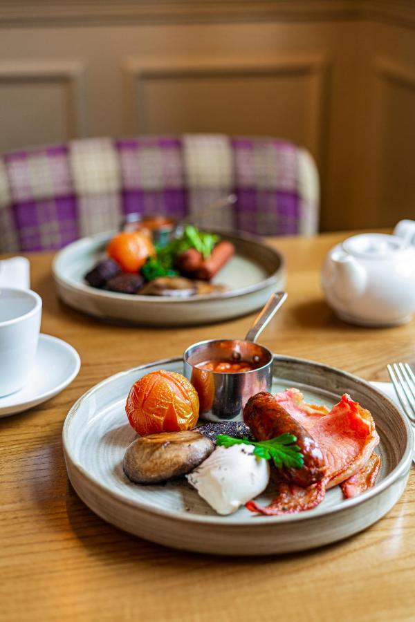 The Rutland Arms Hotel, Bakewell, Derbyshire Buitenkant foto