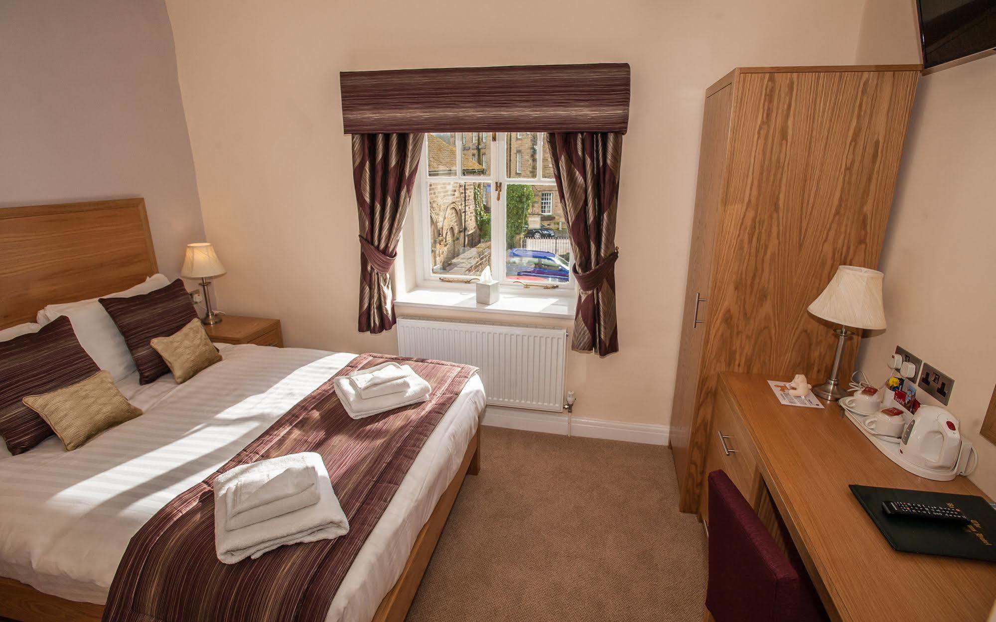 The Rutland Arms Hotel, Bakewell, Derbyshire Buitenkant foto